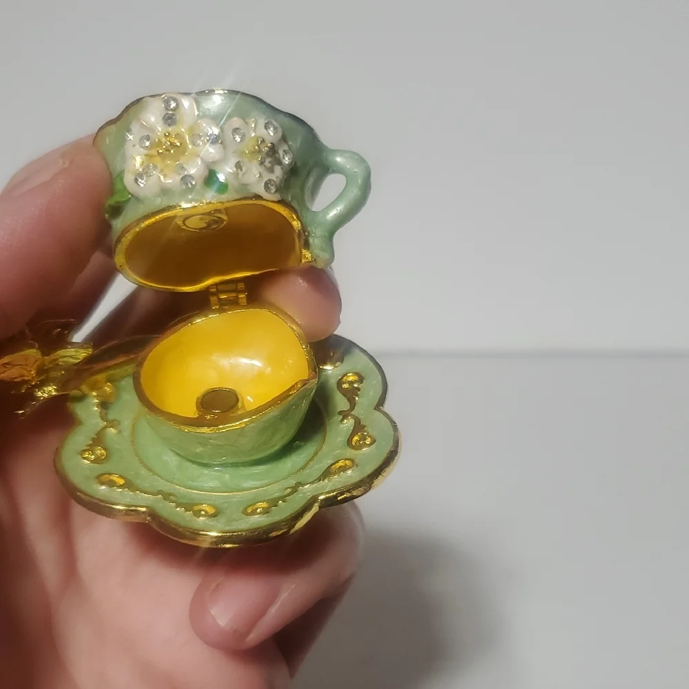 Green and Gold Teacup Trinket Box With Butterfly Spoon Accent - Picture 4 of 8